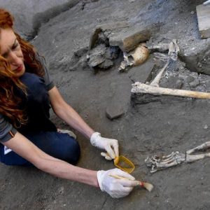 Pompei, 5 scheletri rifugiati in una stanza: trovati nella Casa dell'Iscrizione che ha cambiato la storia