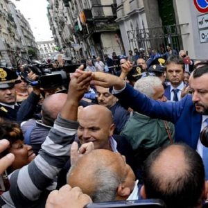 Salvini a Napoli, Messina dei 99 Posse: "Manifestanti pagati 20 euro" (foto Ansa)