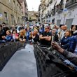 Salvini a Napoli: gli immigrati si fanno i selfie con lui4