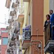 Salvini a Napoli: gli immigrati si fanno i selfie con lui5