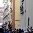 Salvini a Napoli: gli immigrati si fanno i selfie con lui7