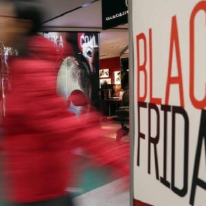 Prossimo Black Friday sarà venerdì 23 novembre: come si preparano gli italiani