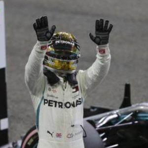 Formula 1, Abu Dhabi: Hamilton trionfa nell'ultimo gp della stagione, Vettel secondo