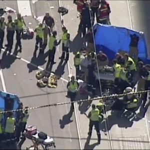 Melbourne, colletta da 80mila dollari per Michael Rogers, il senzatetto eroe che ha affrontato il terrorista