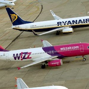 Ryanair e Wizz Air, Antitrust sospende supplemento bagaglio a mano