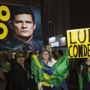 Bolsonaro sceglie il ministro della Giustizia: il pm che incarcerò Lula, Sergio Moro