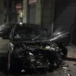 Torino, scontro nella notte tra auto e bus della movida: 9 feriti 03
