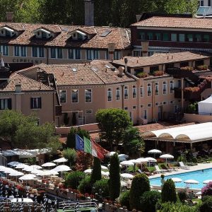 Lvmh acquisisce Belmond (2,6 mld $), hotel e viaggi di lusso dal Cipriani di Venezia all'Orient Express