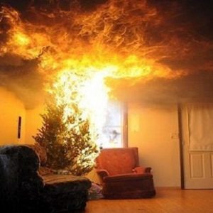 Ariccia: cortocircuito dell'albero, scoppia incendio in casa. Anziano bidello muore soffocato