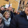 Manovra, Pd in piazza davanti alla Camera. "Salvini-Di Maio autisti ubriachi" 02
