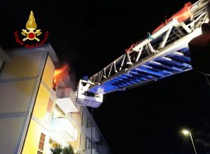 Porto Torres, incendio in un appartamento: un morto2