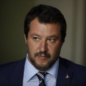 Salvini, ex suocero tenuto ostaggio e rapinato in casa