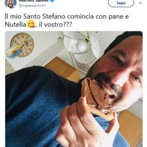 Salvini con pane e Nutella, il medico di Monfalcone su Fb: "Gli si otturino le arterie a sto idiota"