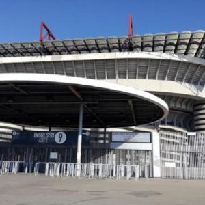 Tifoso Inter morto fuori dallo stadio, investito da furgone dei tifosi del Napoli