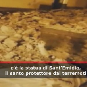 Pennisi: statua Sant’Emidio, protettore dei terremotati crolla a causa del terremoto di magnitudo 4,8 VIDEO
