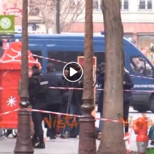 Stasburgo, i nastri della polizia sul luogo dell'attentato