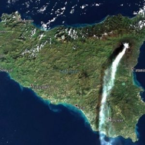 Terremoto Catania, continua lo sciame sismico intorno all'Etna: altre due scosse di magnitudo 2,9 (foto Ansa)