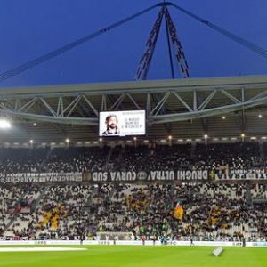 Torino-Juventus, arrestati dieci tifosi per scontri e lancio oggetti fuori dallo stadio