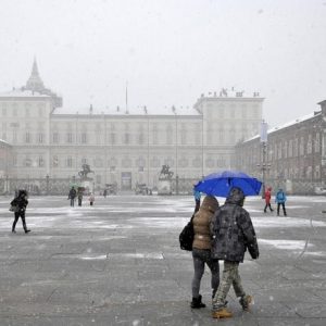 Torino, pioggia mista a neve: sono i primi fiocchi della stagione3