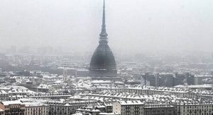 Torino, pioggia mista a neve: sono i primi fiocchi della stagione1