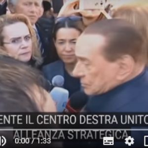 Silvio Berlusconi dichiara alla stampa: "Mi candido alle Europee" VIDEO