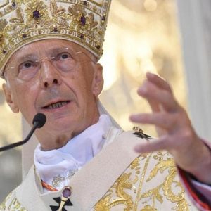 Genova. Il Cardinal Bagnasco all'ultima messa da vescovo: Te Deum e obiezione di coscienza