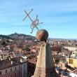 Terremoto Romagna, a Bologna la croce sul campanile della chiesa di Sant'Isaia si è inclinata FOTO 1