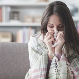 Influenza o raffreddore? Cinque modi per capirlo: temperatura, mal di testa...