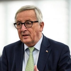 Elezioni Europee, M5s vuole tagliare stipendi anche a commissari Ue