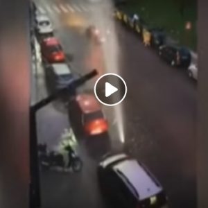 Palermo, esplode tubatura in strada: getto d'acqua arriva al terzo piano