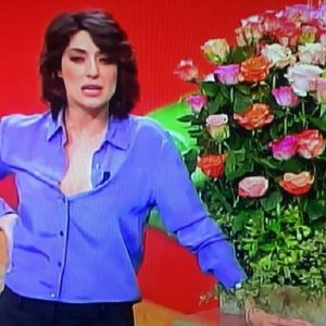 La Prova del Cuoco, in studio arrivano 100 rose per Elisa Isoardi. Sono di Salvini?