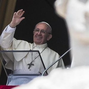 Papa Francesco: "Abusi sulle suore da parte dei preti. Dobbiamo fare di più"