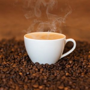 Cancro alla gola, rischio raddoppia se si bevono tè o caffè bollenti