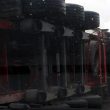 Vento e freddo: neve sul Vesuvio. Sulla A2 quattro camion ribaltati per le raffiche, a Benevento ferita una donna