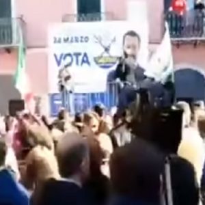 Gerarda Russo, candidata leghista in Basilicata urla ai contestatori: "Io sono fascista!" VIDEO