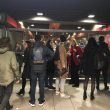 Milano, brusca frenata in metro: un ferito e diversi contusi01