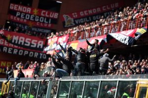 Spal-Genoa, continua protesta ultrà rossoblù: non entreranno allo stadio