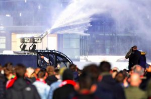 Ajax-Juventus, scontri tifosi: fermati 120 juventini, Salvini lo ha detto