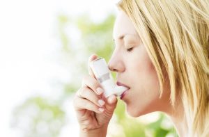 Asma e rinite allergica, troppa umidità in casa aumenta il rischio