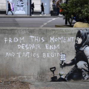 Banksy, murale a Londra vicino ai luoghi della protesta ambientalista di Extinction Rebellion