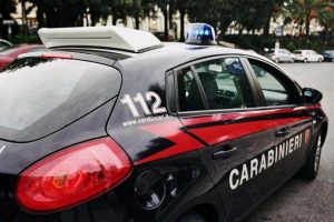 Genova: ammazza il padre 91enne e si lancia dal terzo piano ma non muore