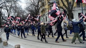 Milano, 5 militanti di Forza Nuova denunciati: pestarono un passante che li sorprese ad affiggere manifesti