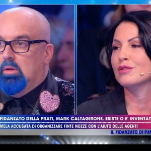 Live - Non è la d'Urso, Eliana Michelazzo contro Giovanni Ciacci: "Aho, a pizzetto..."