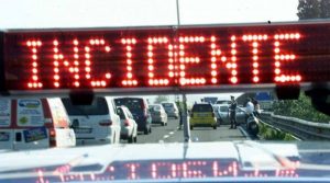 Incidente in A23 tra Udine e Tarvisio: due morti. Coinvolti auto, tir e camper