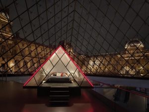 Una notte al Louvre con Airbnb? Con la risposta giusta puoi dormire accanto a Monna Lisa
