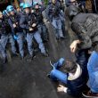 Napoli, scontri disoccupati-polizia prima dell'arrivo di Zingaretti FOTO-VIDEO 02