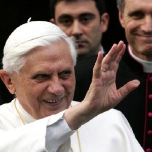 Papa Ratzinger e il '68, perché prima i preti casti etero nei secoli?