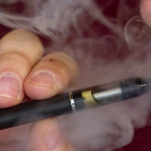 Sigarette elettroniche: funghi e batteri minacciano polmoni e bronchi