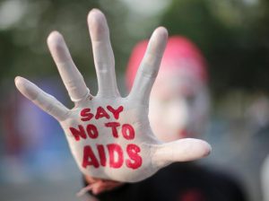 Aids, nuova terapia antiretrovirale ferma infezione: fine contagio al 2030?