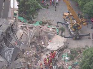 Cina, crolla palazzo a Shanghai: 5 morti VIDEO